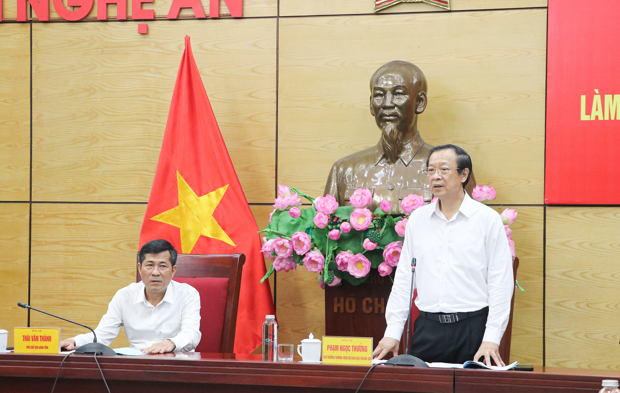 Anh-tin-bai